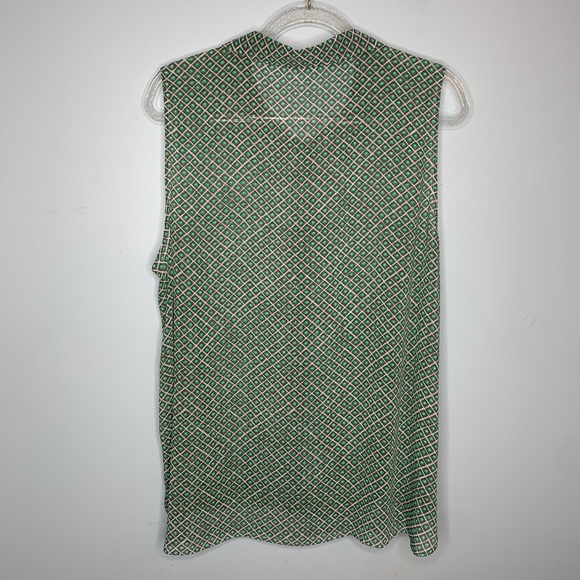 Two By Vince Camuto Sleeveless Button Down - Picture 2 of 5